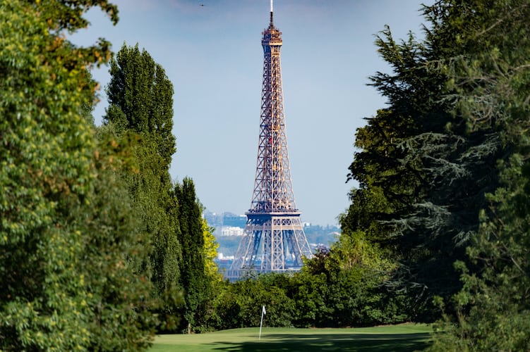 Golf de Saint-Cloud - vue Tour Eiffel